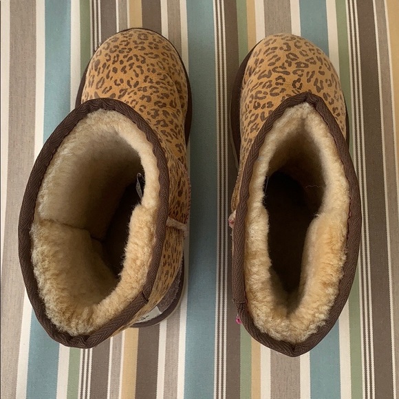 Leopard Print Ugg Boots - Picture 3 of 4